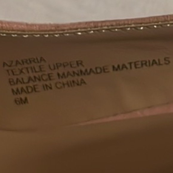 Crown & Ivy, Pointed Toe, Narrow Fluted Heels, Peach Color, Size 6M - Picture 10 of 11